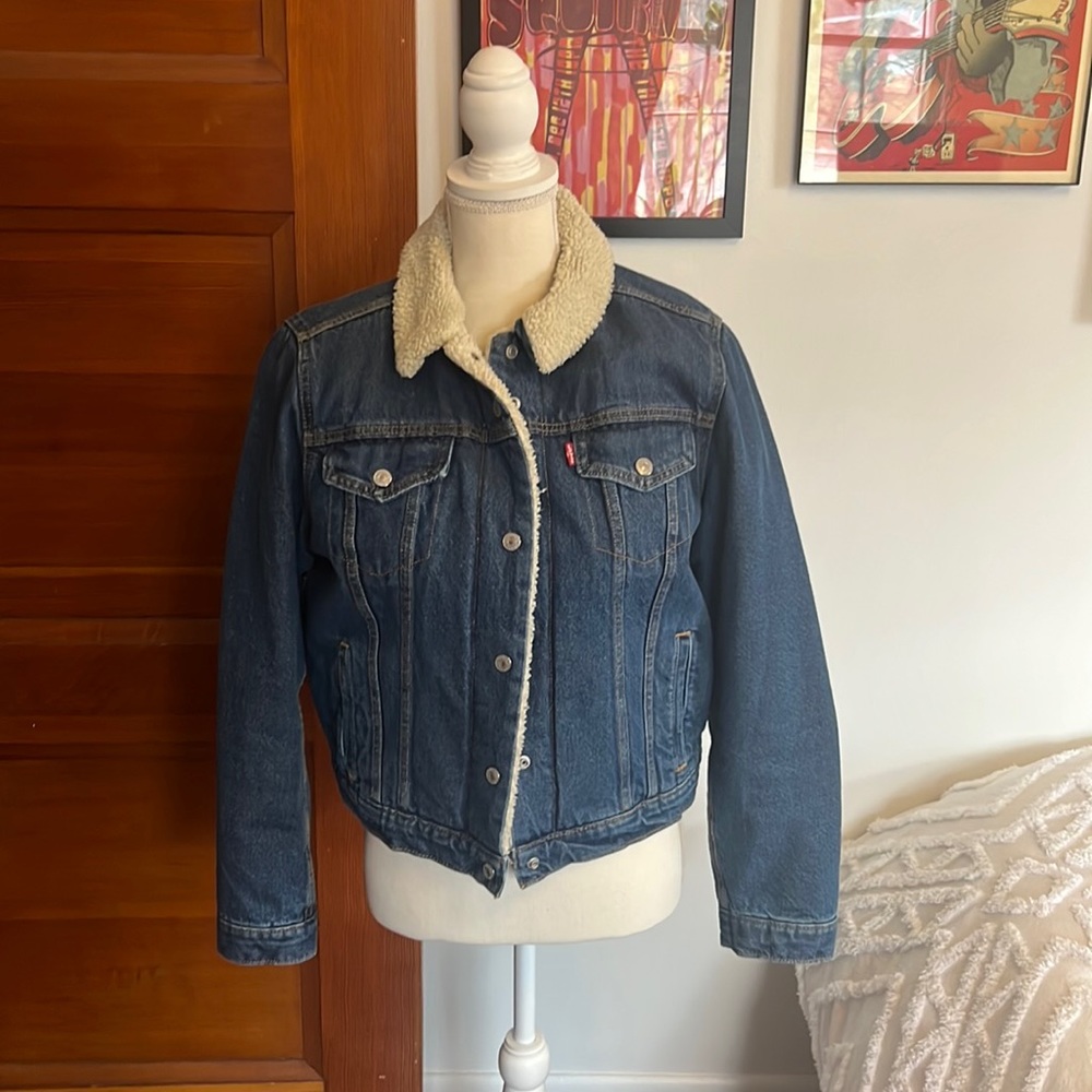 NWOT Levi’s Denim Sherpa Lined Large